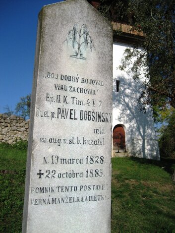 Detail náhrobníka Pavla Dobšinského - najznámejšieho zberateľa slovenských ľudových rozprávok